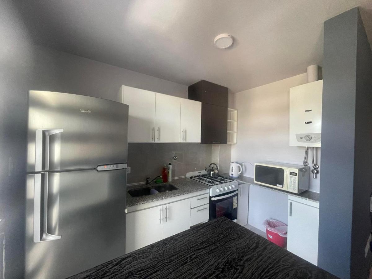 Departamento Por Dia Para 4 Personas Con Cochera Cubierta En Bahia Blanca Exterior photo