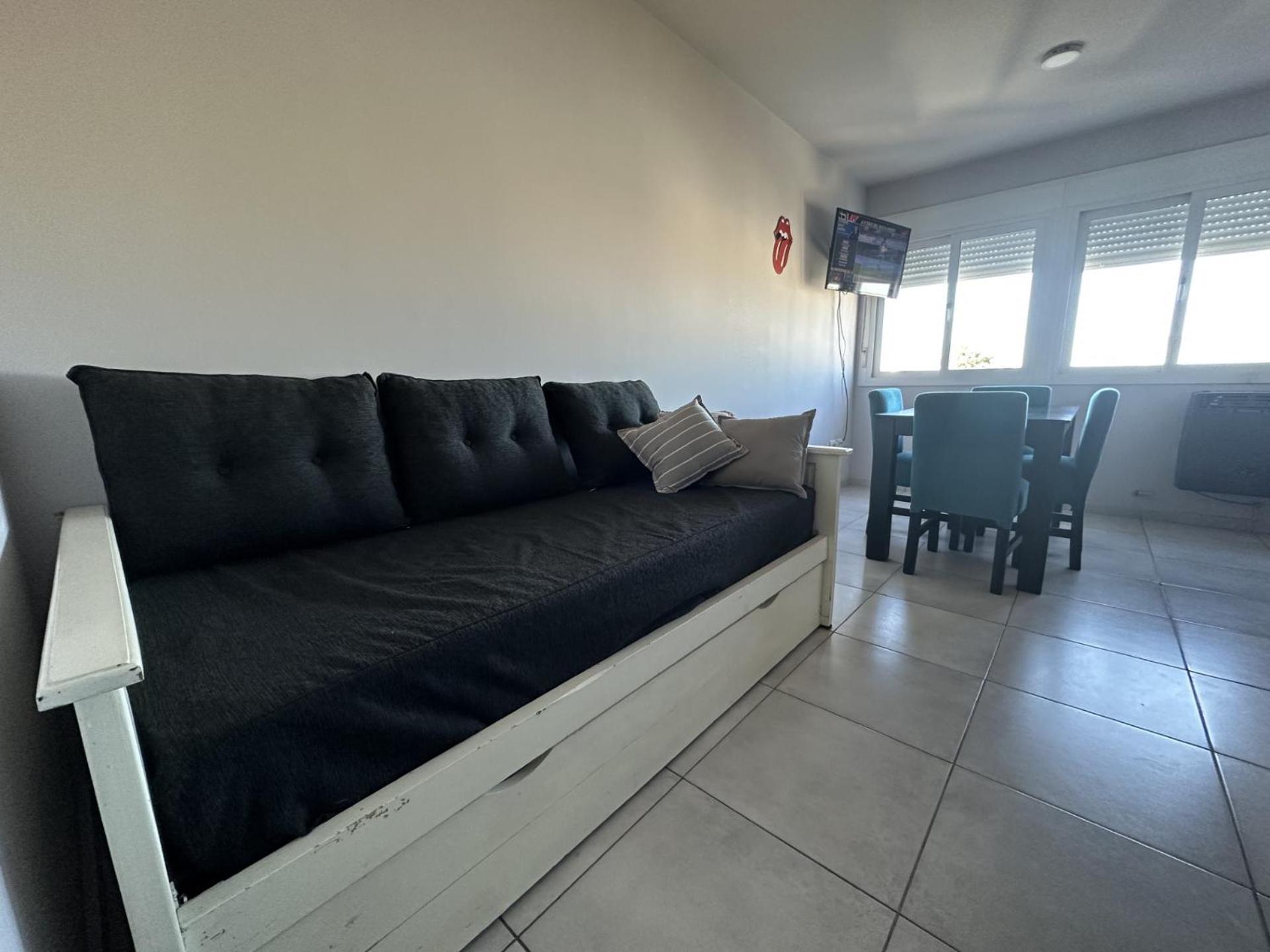 Departamento Por Dia Para 4 Personas Con Cochera Cubierta En Bahia Blanca Exterior photo